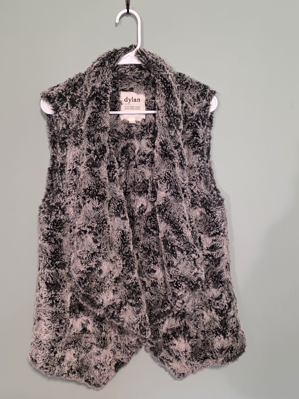 dylan Plush Winter Skiing Christmas Fall Gray Faux Fur Open-Front Vest